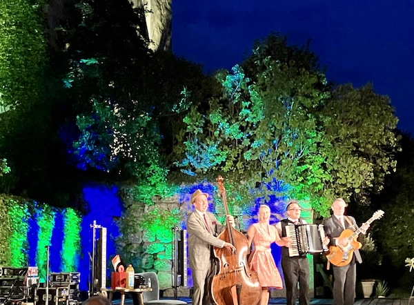 Liebeskummer lohnt sich nicht und&nbsp;Blitzo