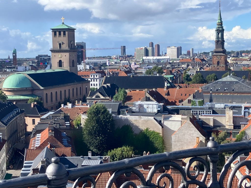 Kopenhagen von oben, von unten und&nbsp;mittendrin